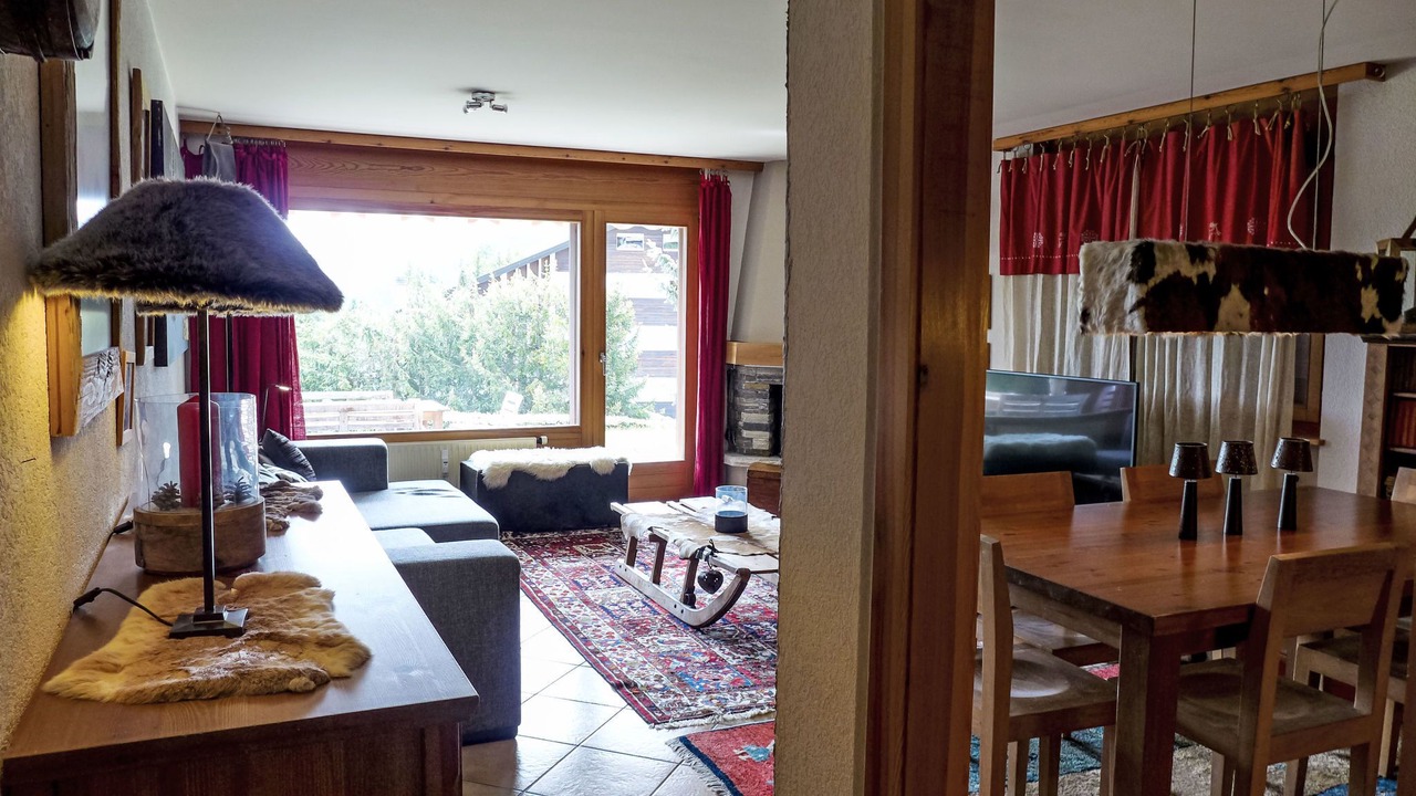 Photo of Livingroom in Lens