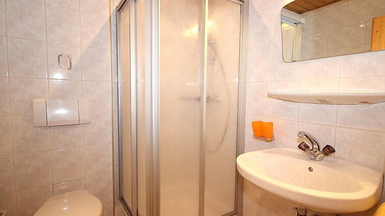 Photo of Bathroom in Kapfing