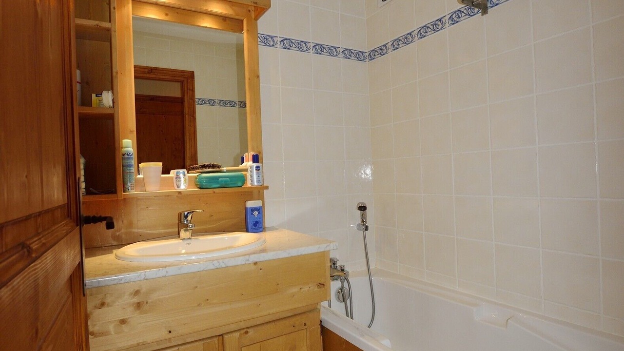 Photo of Bathroom in Oz