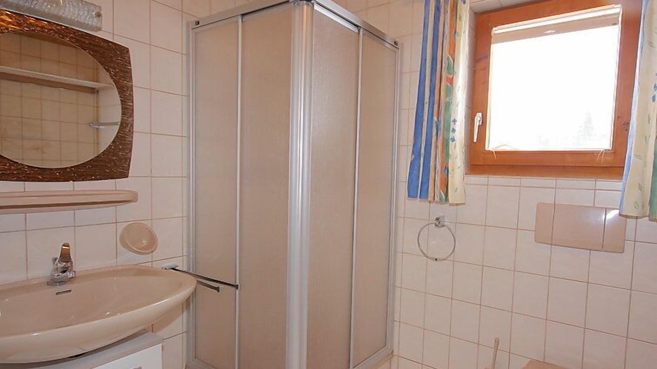 Photo of Bathroom in Juns