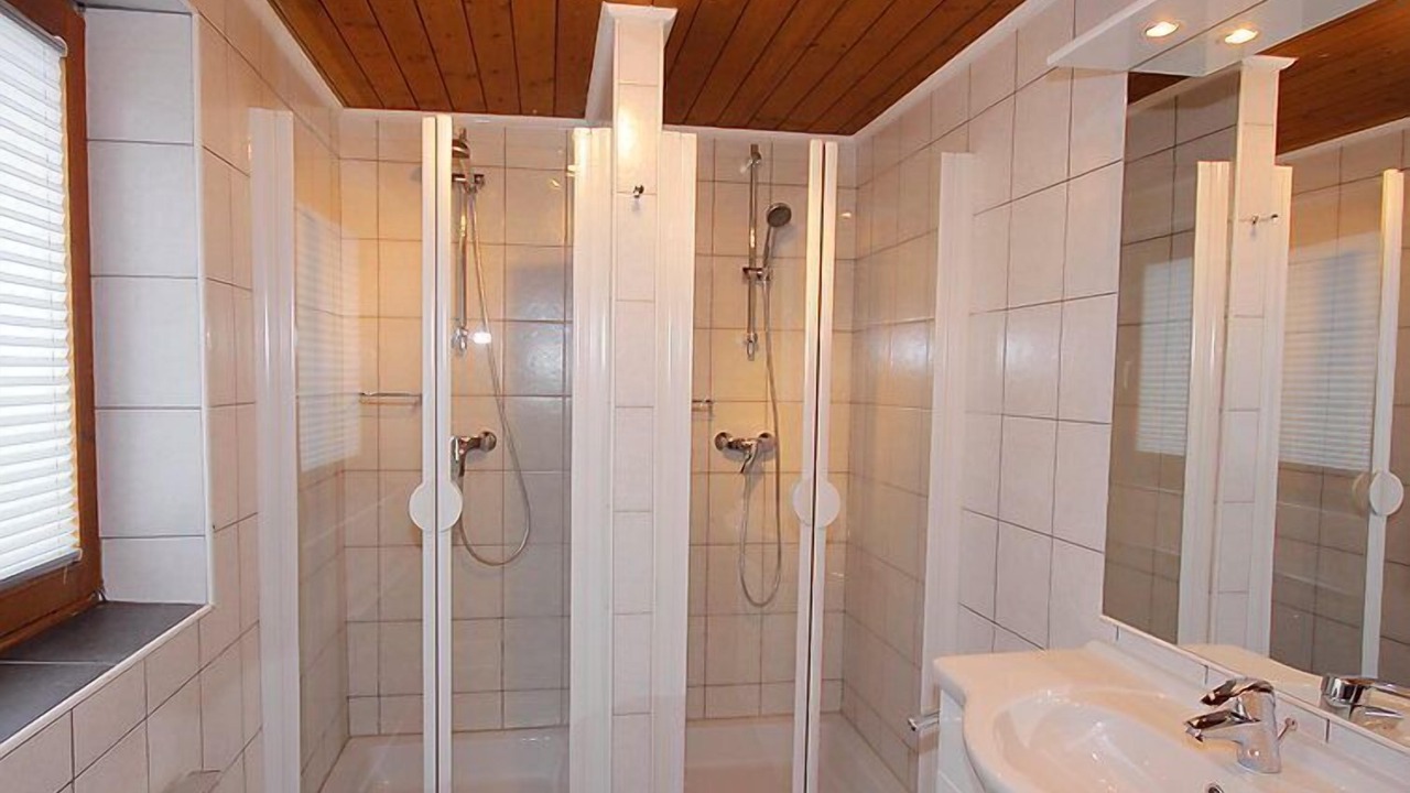 Photo of Bathroom in Juns