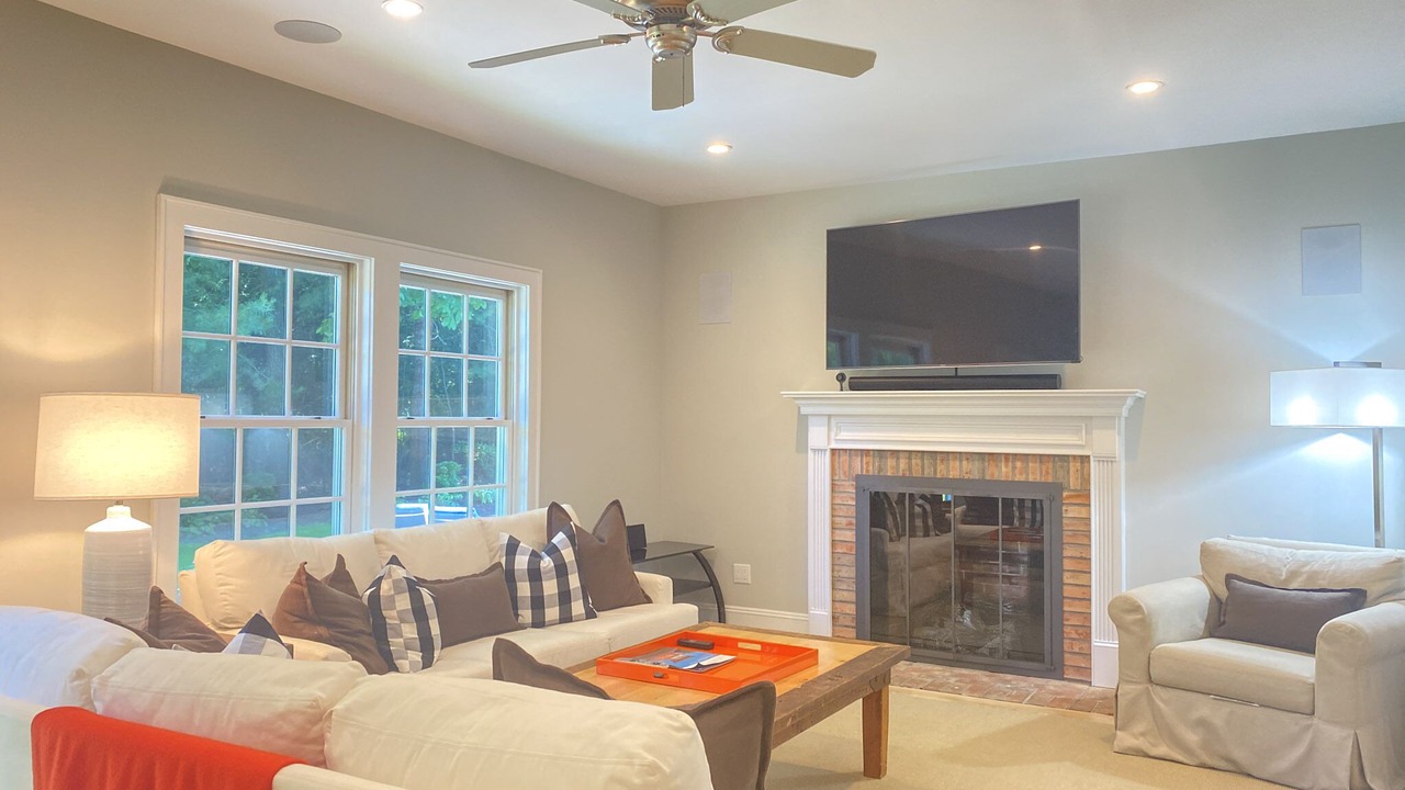 Photo of Livingroom in East Hampton North