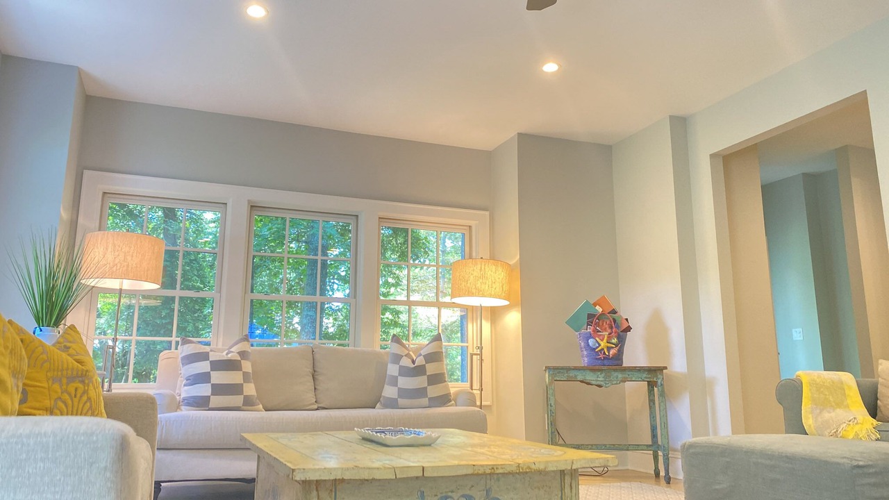 Photo of Livingroom in East Hampton North