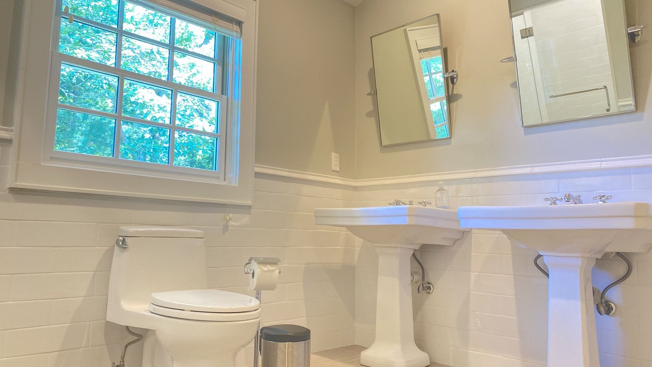 Photo of Bathroom in East Hampton North