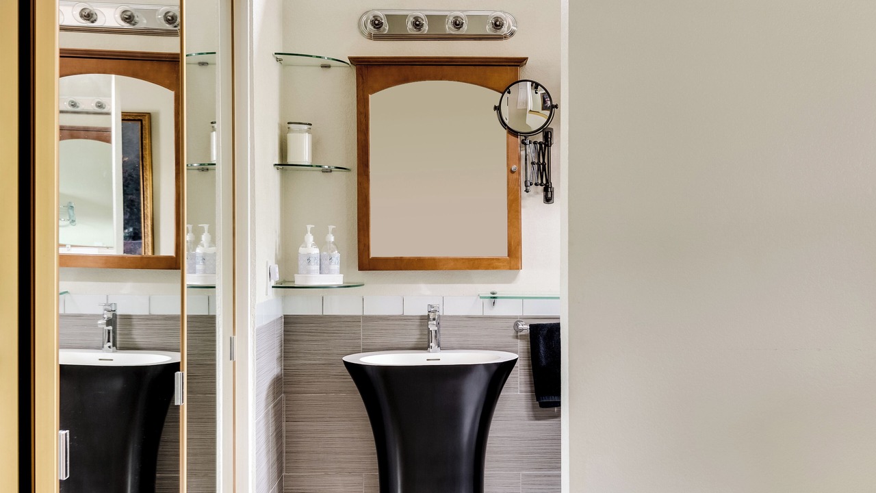Photo of Bathroom in Stevenson Ranch