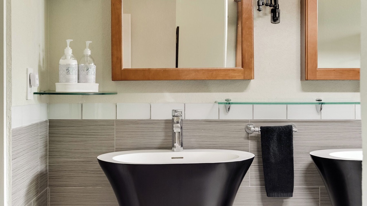 Photo of Bathroom in Stevenson Ranch