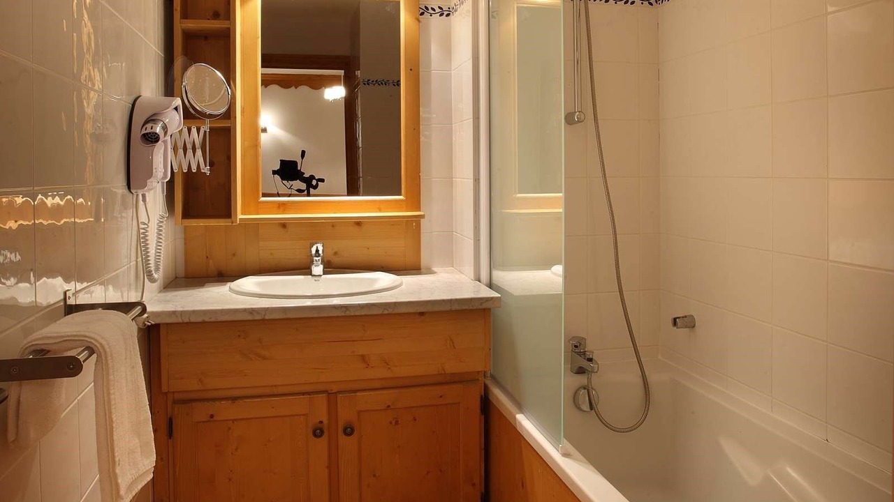 Photo of Bathroom in Oz