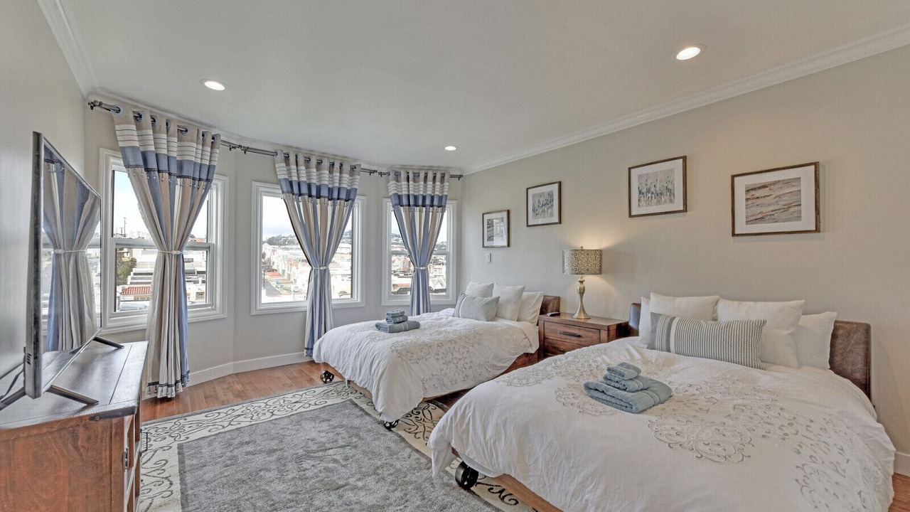 Photo of Bedroom in Outer Mission