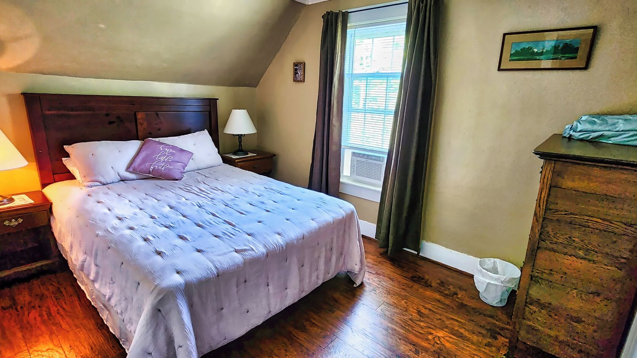 Photo of Bedroom in Newport