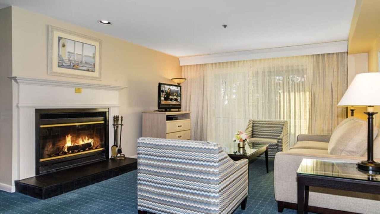 Photo of Livingroom in Westbrook Center