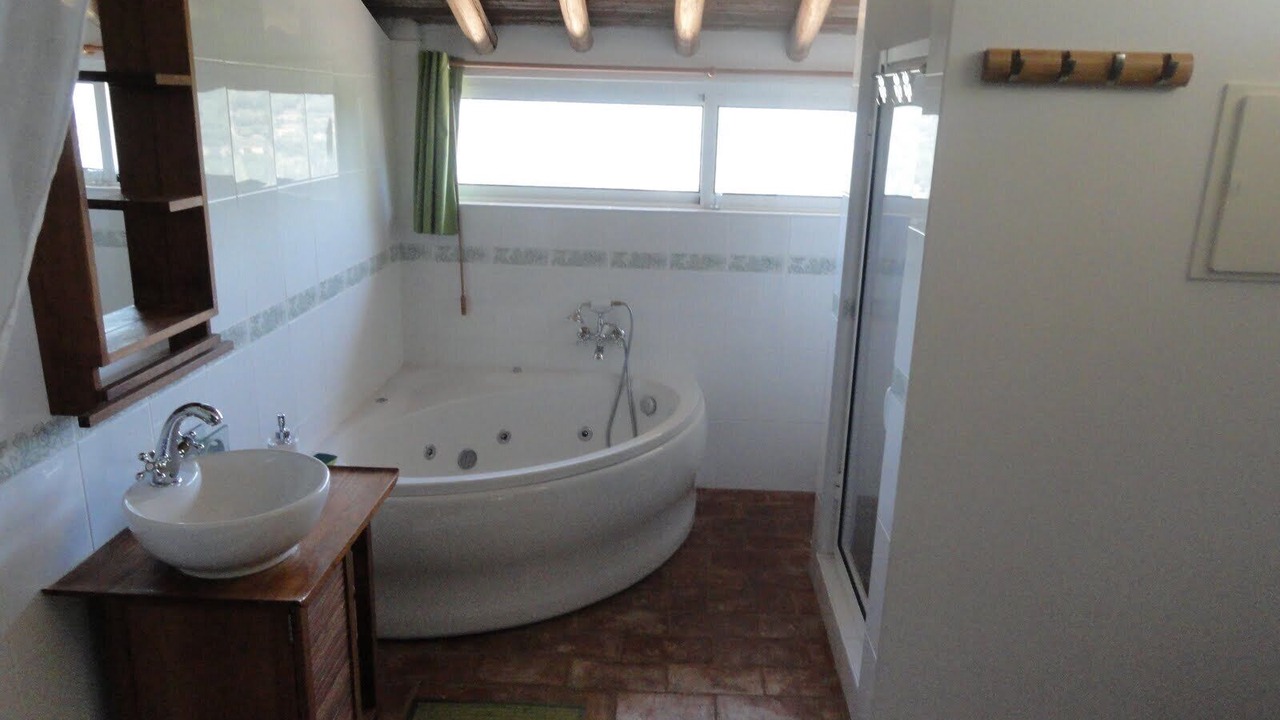 Photo of Bathroom in Monchique