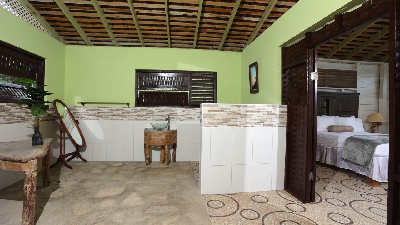 Photo of Bathroom in Robins Bay