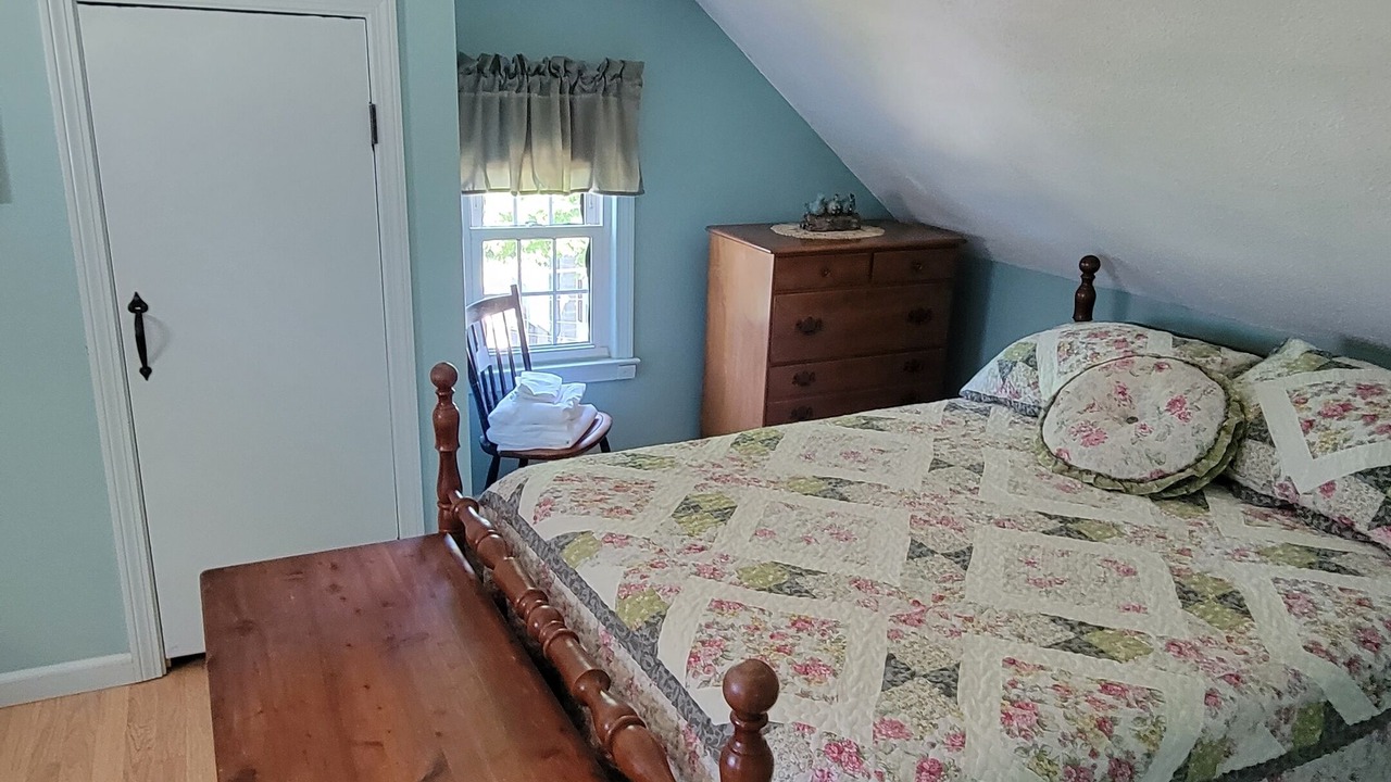 Photo of Bedroom in Niantic