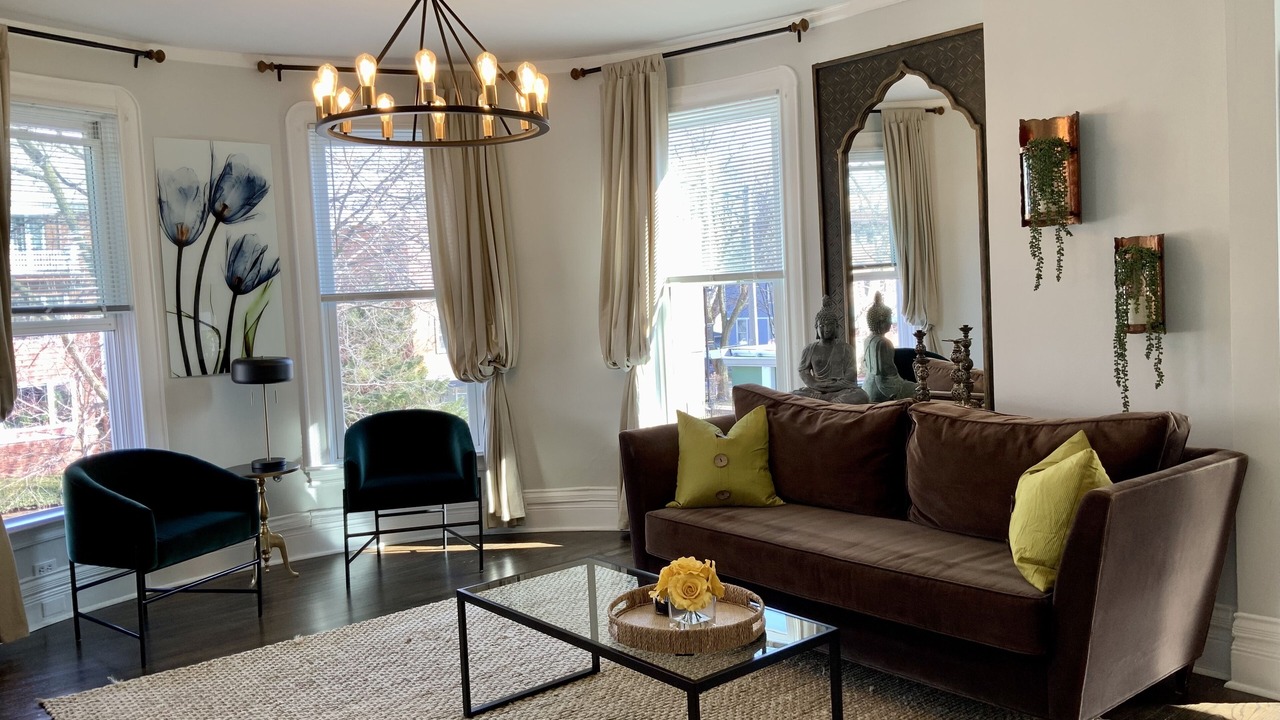 Photo of Livingroom in Oak Park