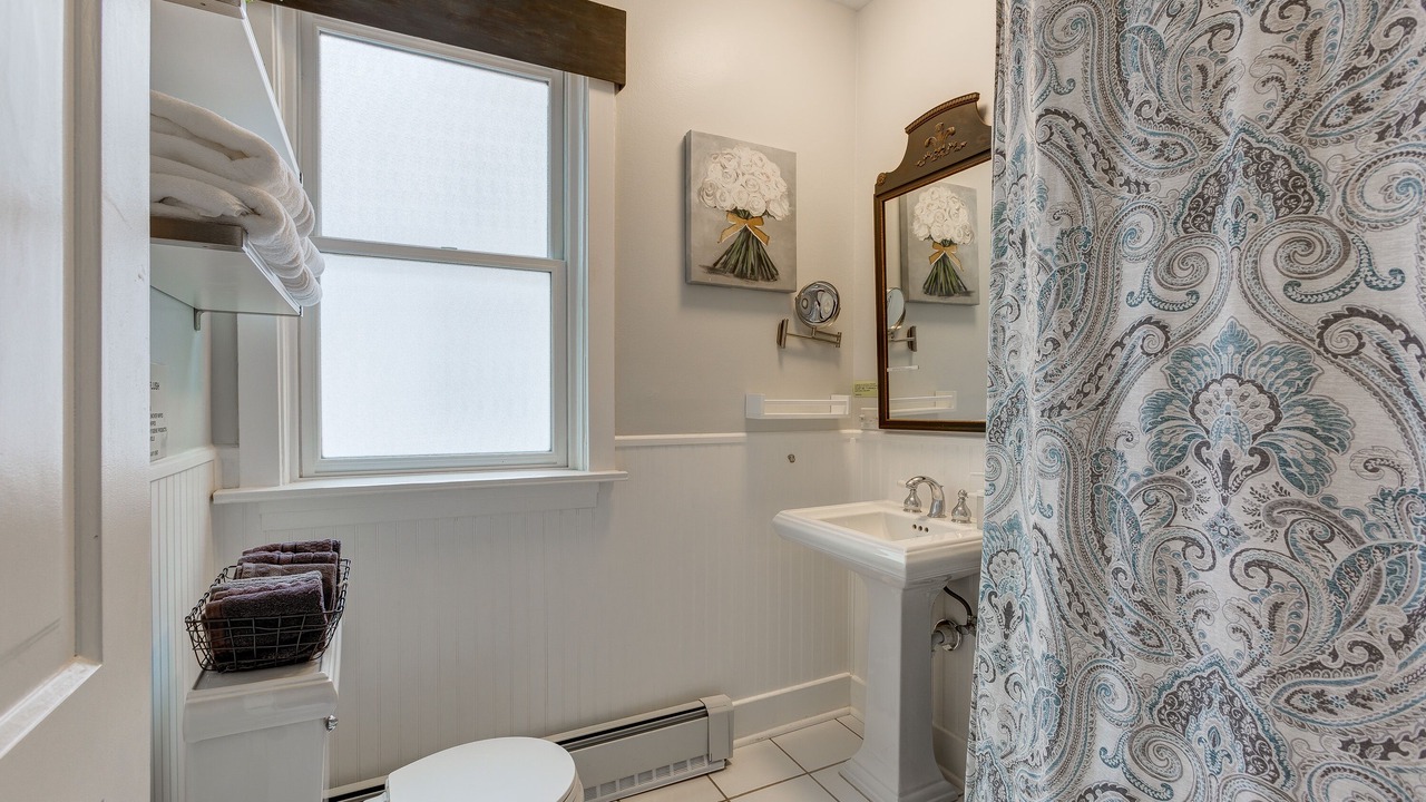 Photo of Bathroom in Oak Park