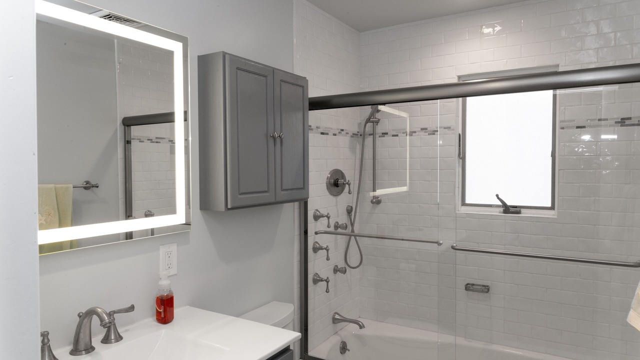 Photo of Bathroom in Aquebogue