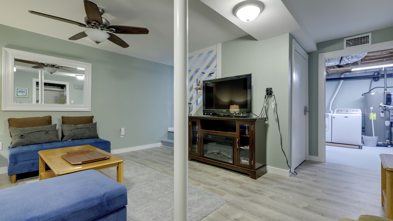 Photo of Livingroom in Niantic