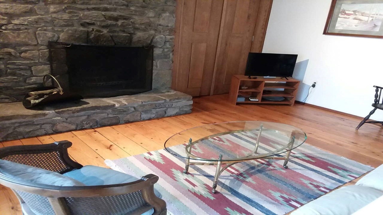 Photo of Livingroom in Shelton