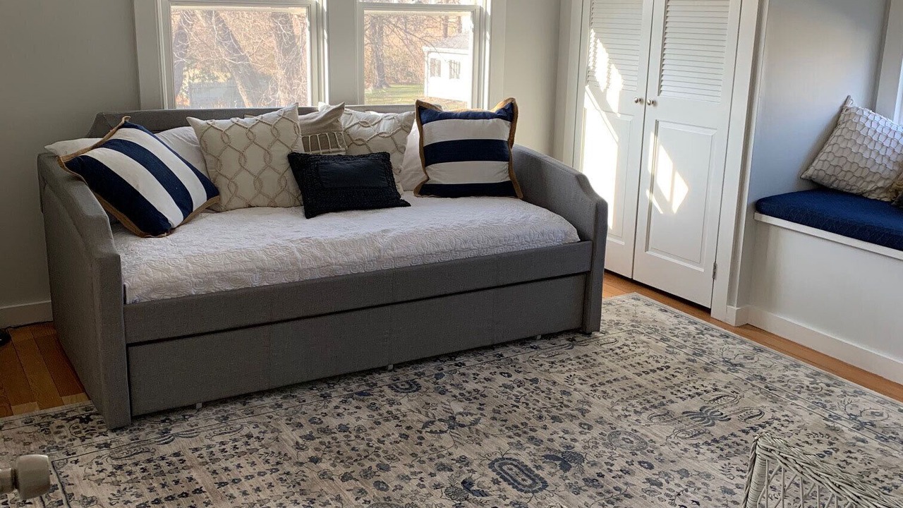 Photo of Livingroom in Madison Center