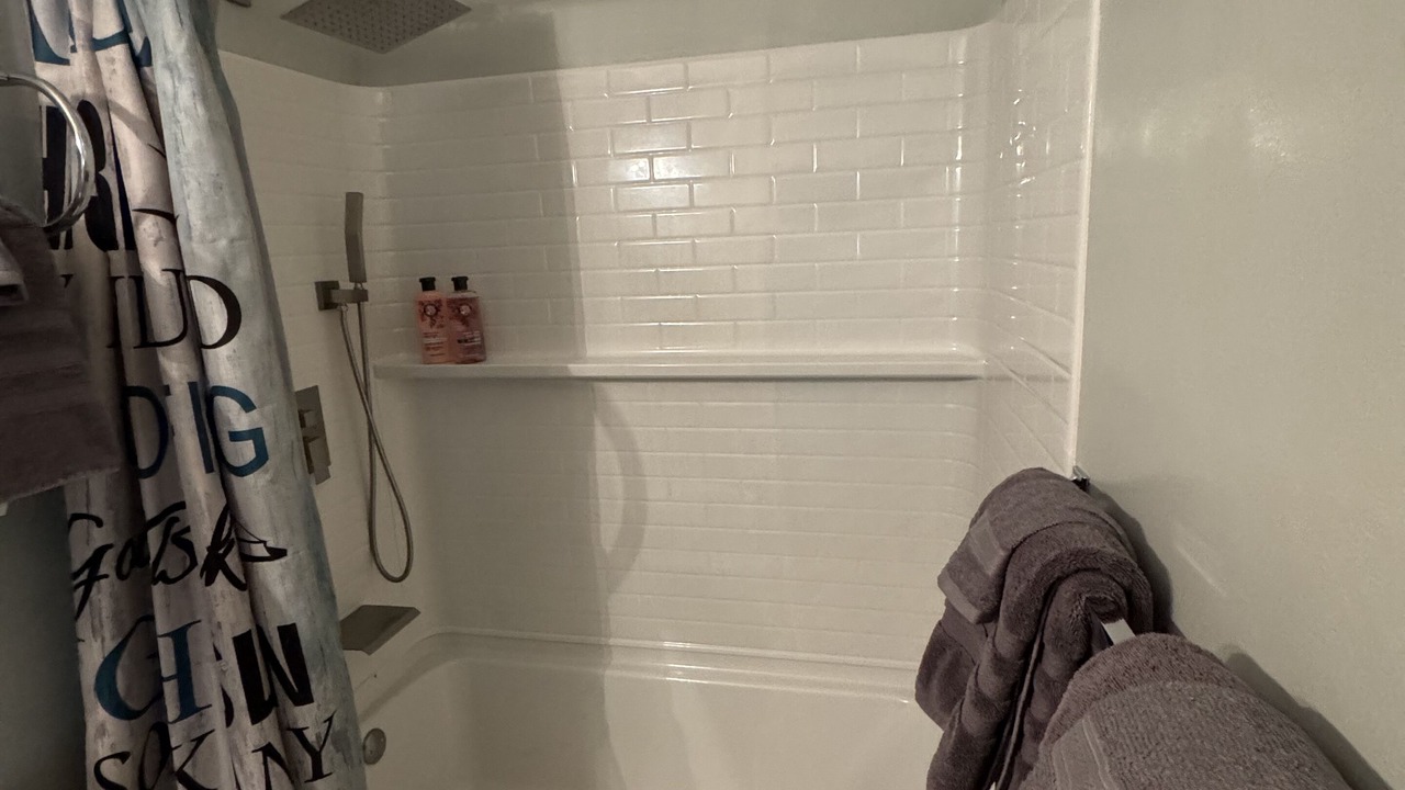 Photo of Bathroom in Lakeview