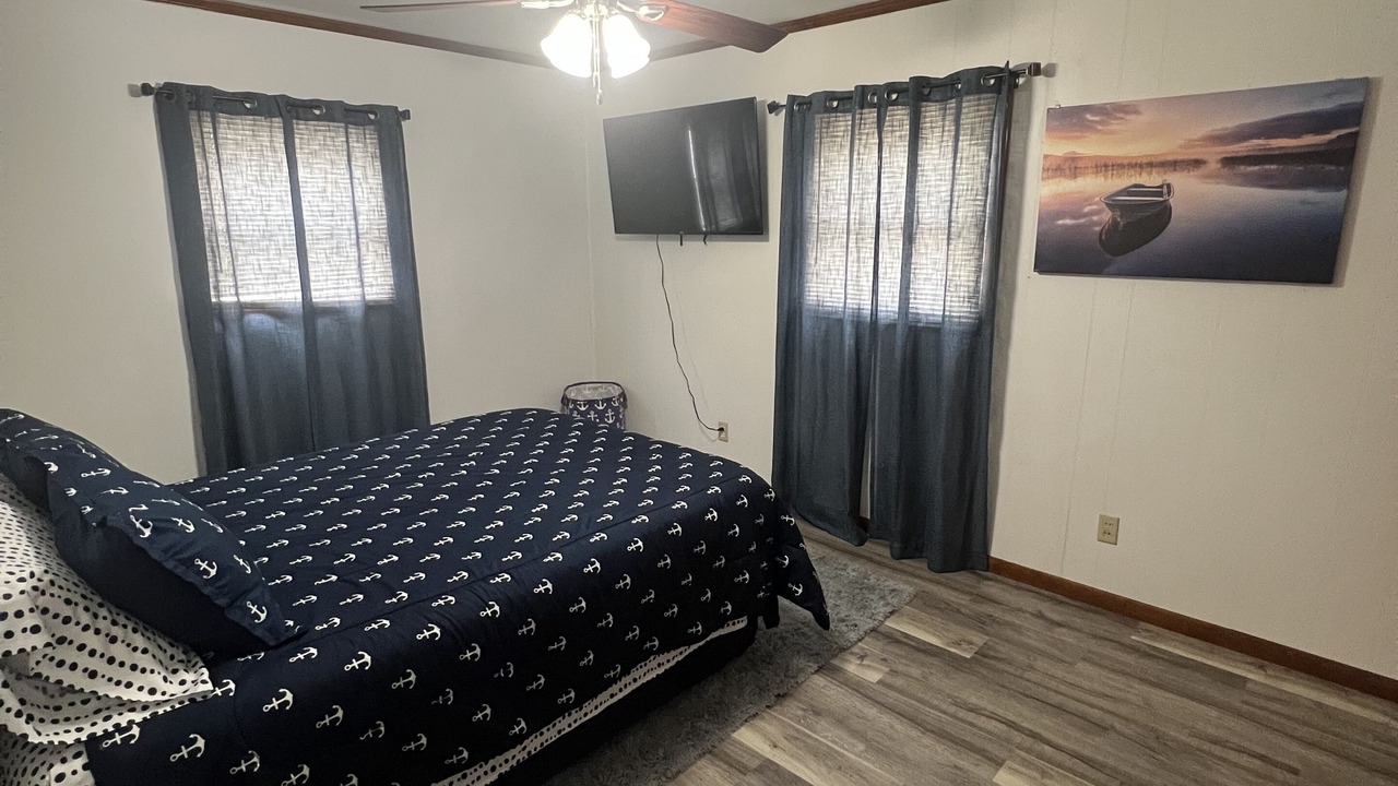 Photo of Bedroom in Lakeview