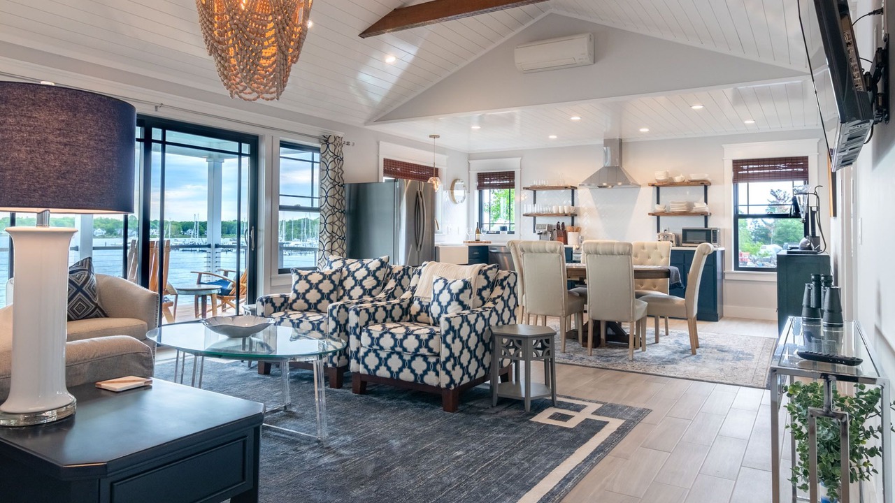 Photo of Livingroom in West Mystic