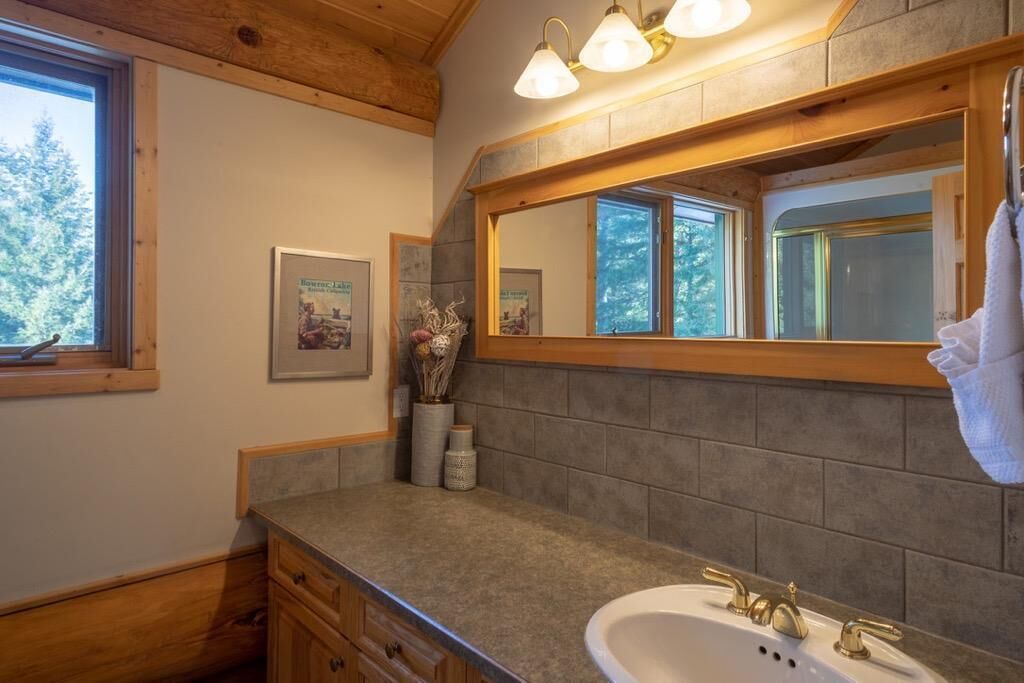 Photo of Bathroom in Golden