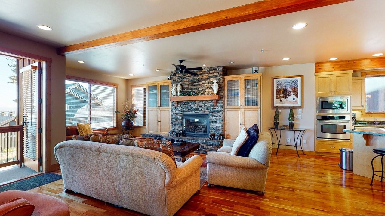 Photo of Livingroom in Big White Ski Resort