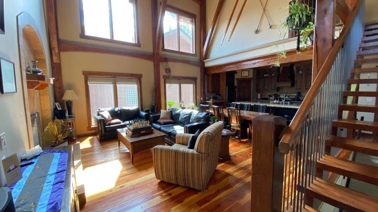 Photo of Livingroom in East Kootenay