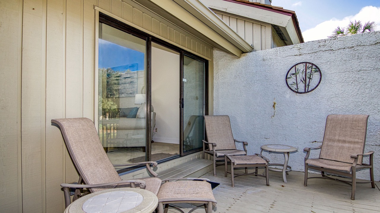 Photo of Patio Balcony in Beach Lagoon