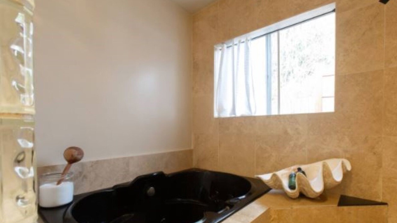 Photo of Bathroom in Mar Vista