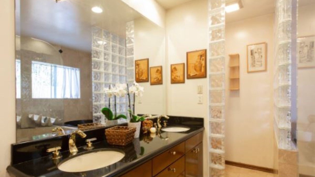 Photo of Bathroom in Mar Vista