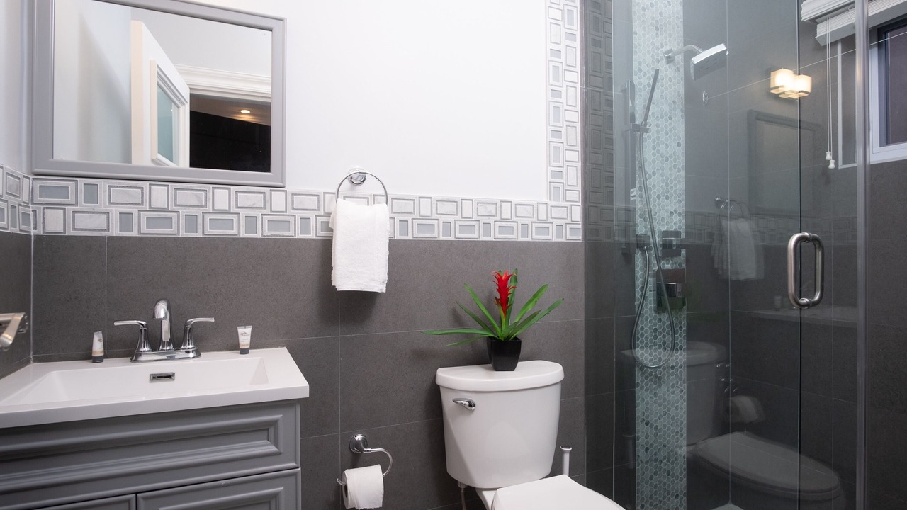 Photo of Bathroom in IronShore Estates