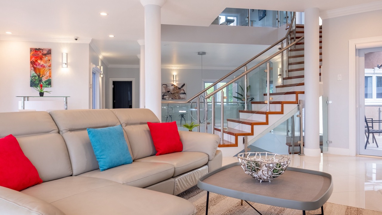 Photo of Livingroom in IronShore Estates