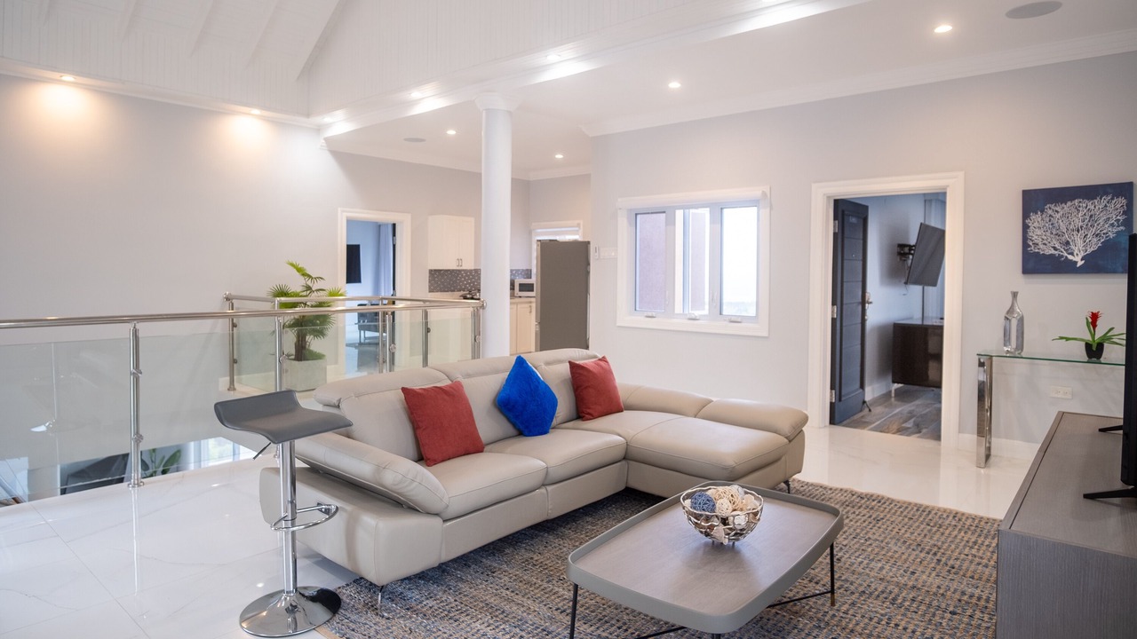 Photo of Livingroom in IronShore Estates
