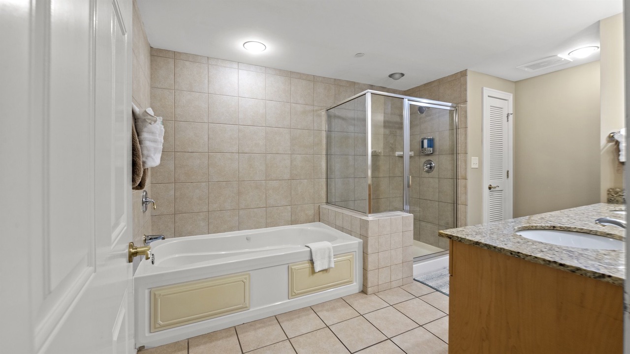 Photo of Bathroom in Arcadian Shores