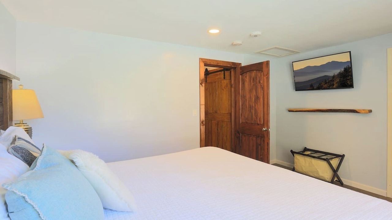 Photo of Bedroom in Gatlinburg