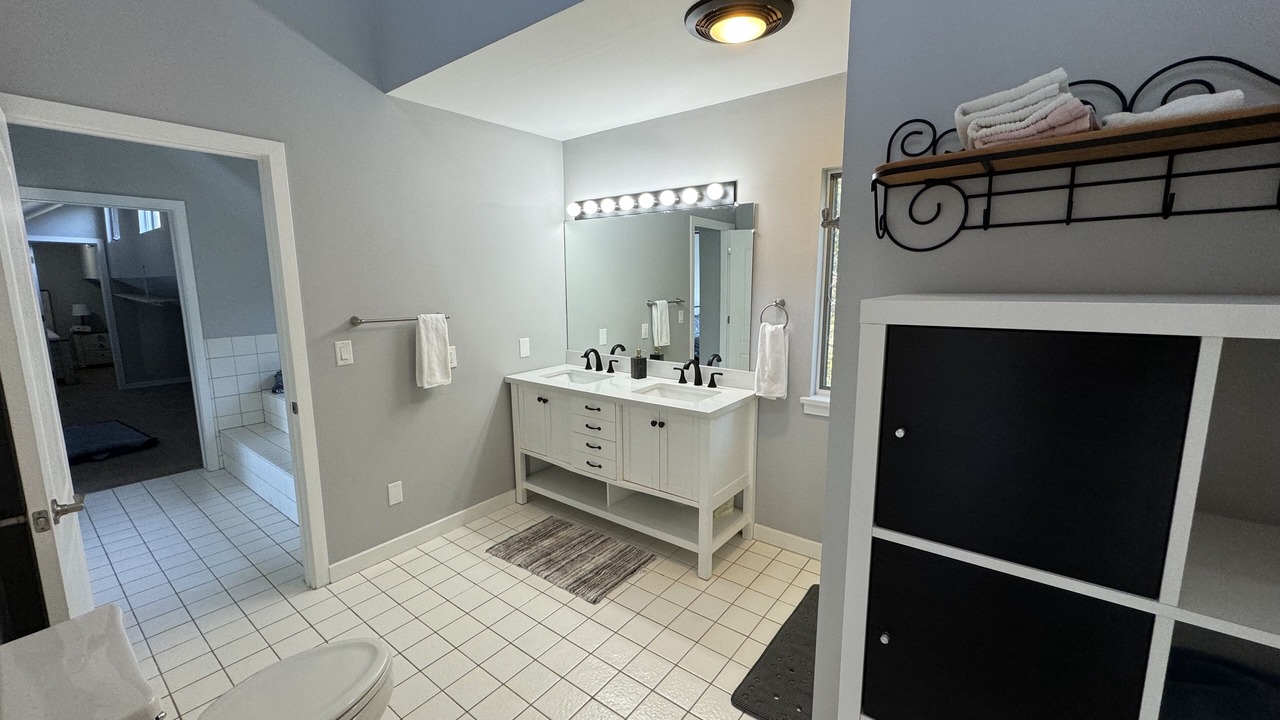 Photo of Bathroom in Conning Towers Nautilus Park