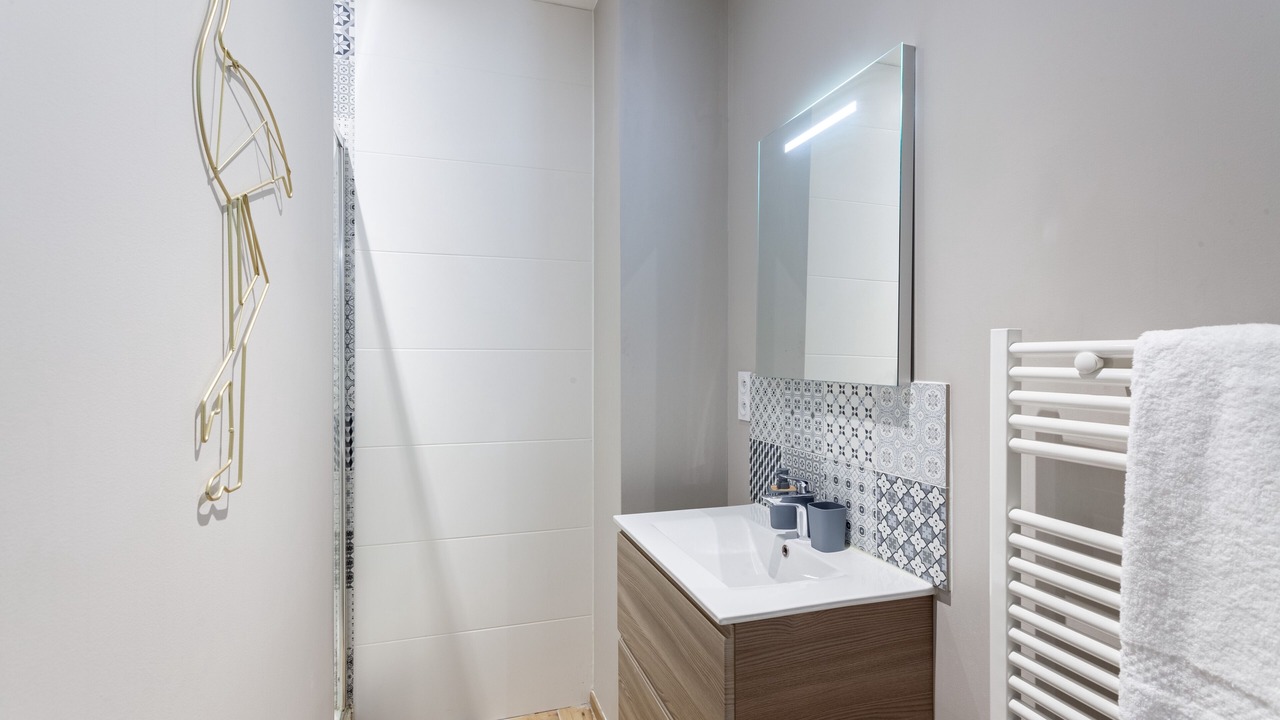 Photo of Bathroom in 2nd Arrondissement