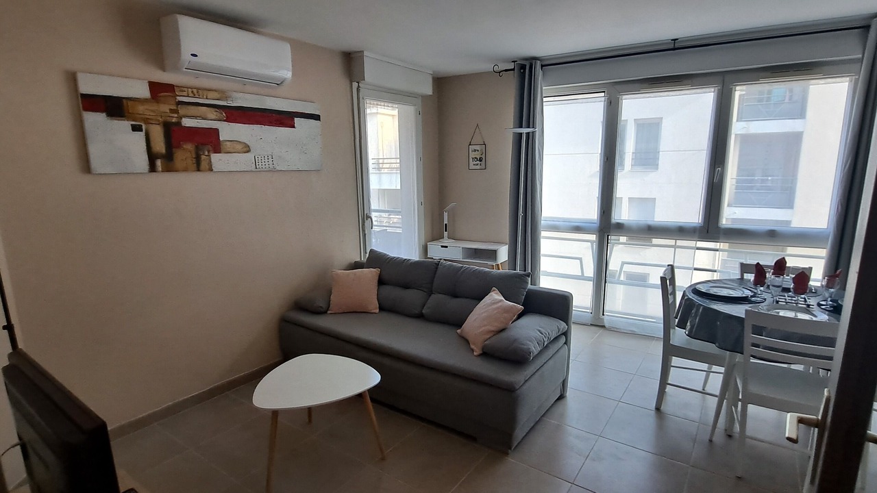 Photo of Livingroom in Yves Farge - Le Fleuve