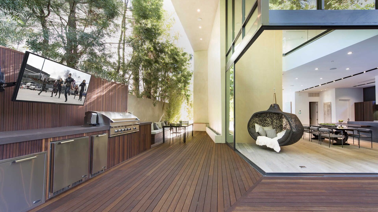 Photo of Outdoor in Hollywood Hills West