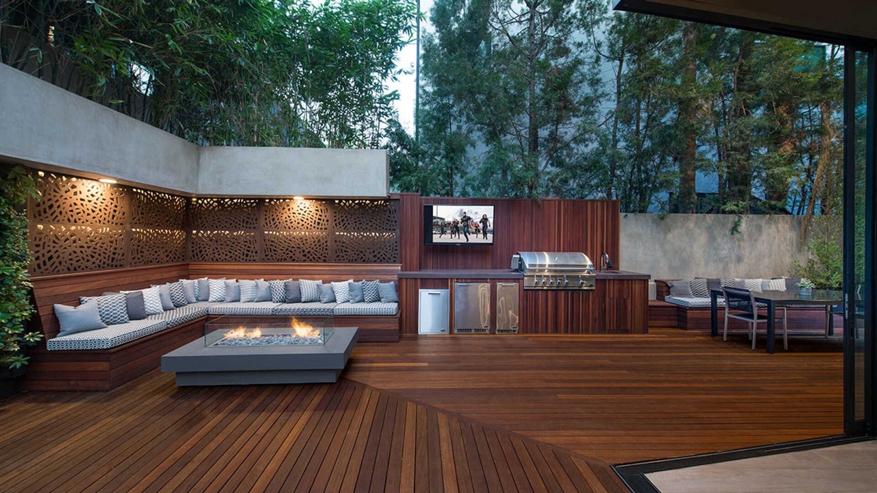 Photo of Outdoor in Hollywood Hills West