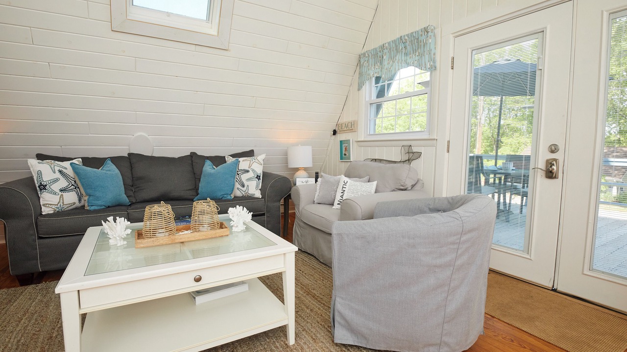 Photo of Livingroom in Niantic