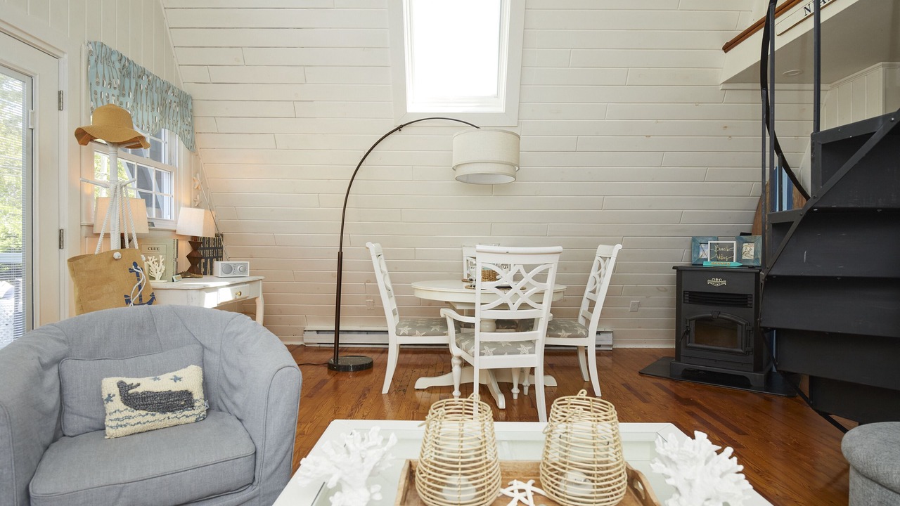 Photo of Livingroom in Niantic
