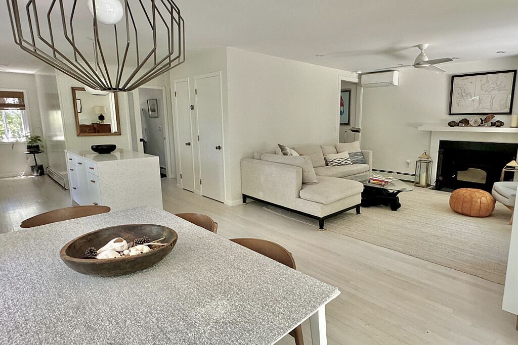 Photo of Livingroom in Mattituck