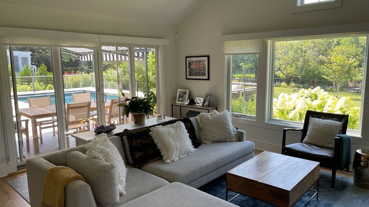 Photo of Livingroom in Southold