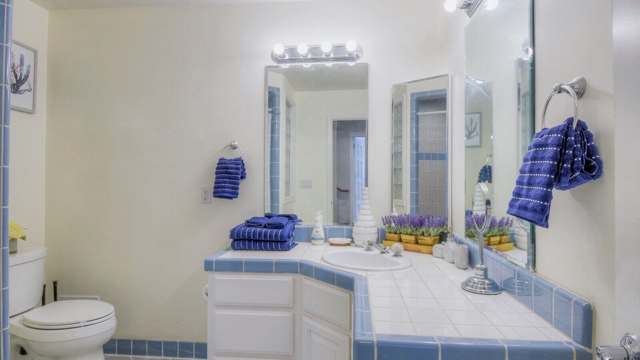 Photo of Bathroom in Outer Mission
