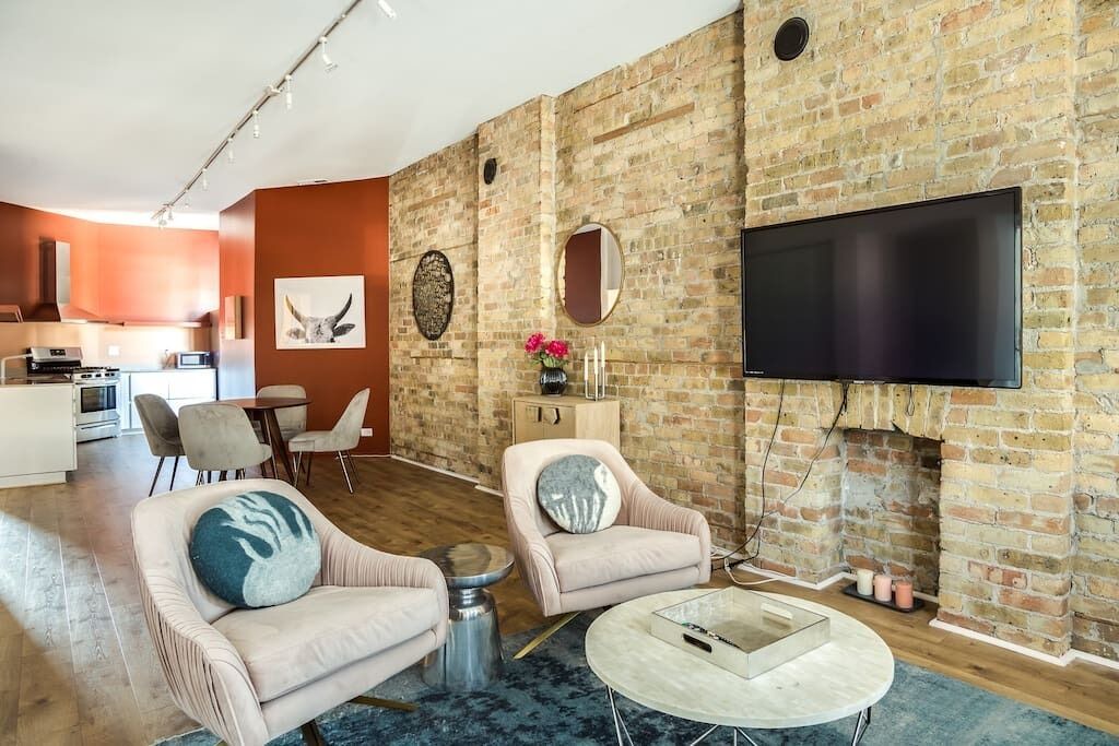 Photo of Livingroom in River North