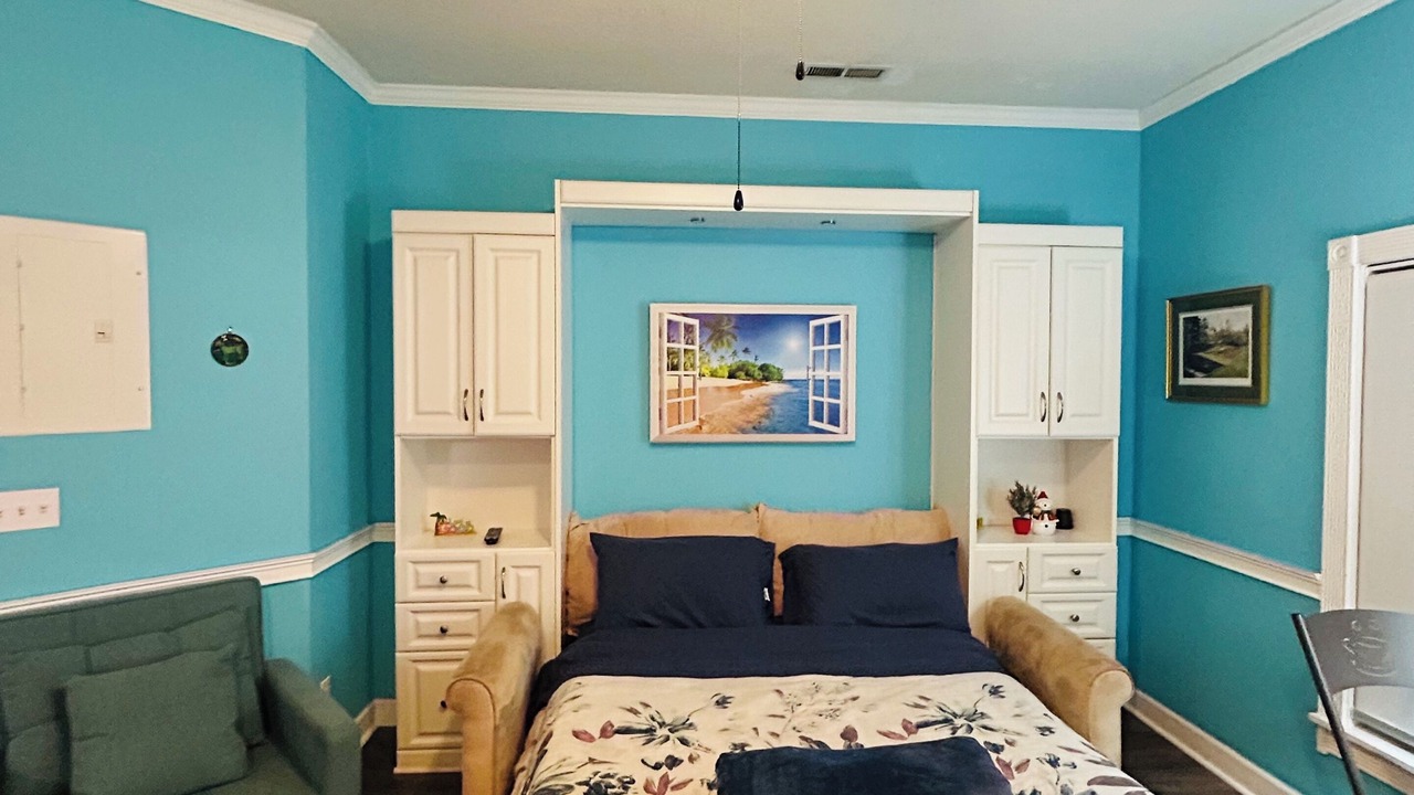 Photo of Bedroom in Arcadian Shores