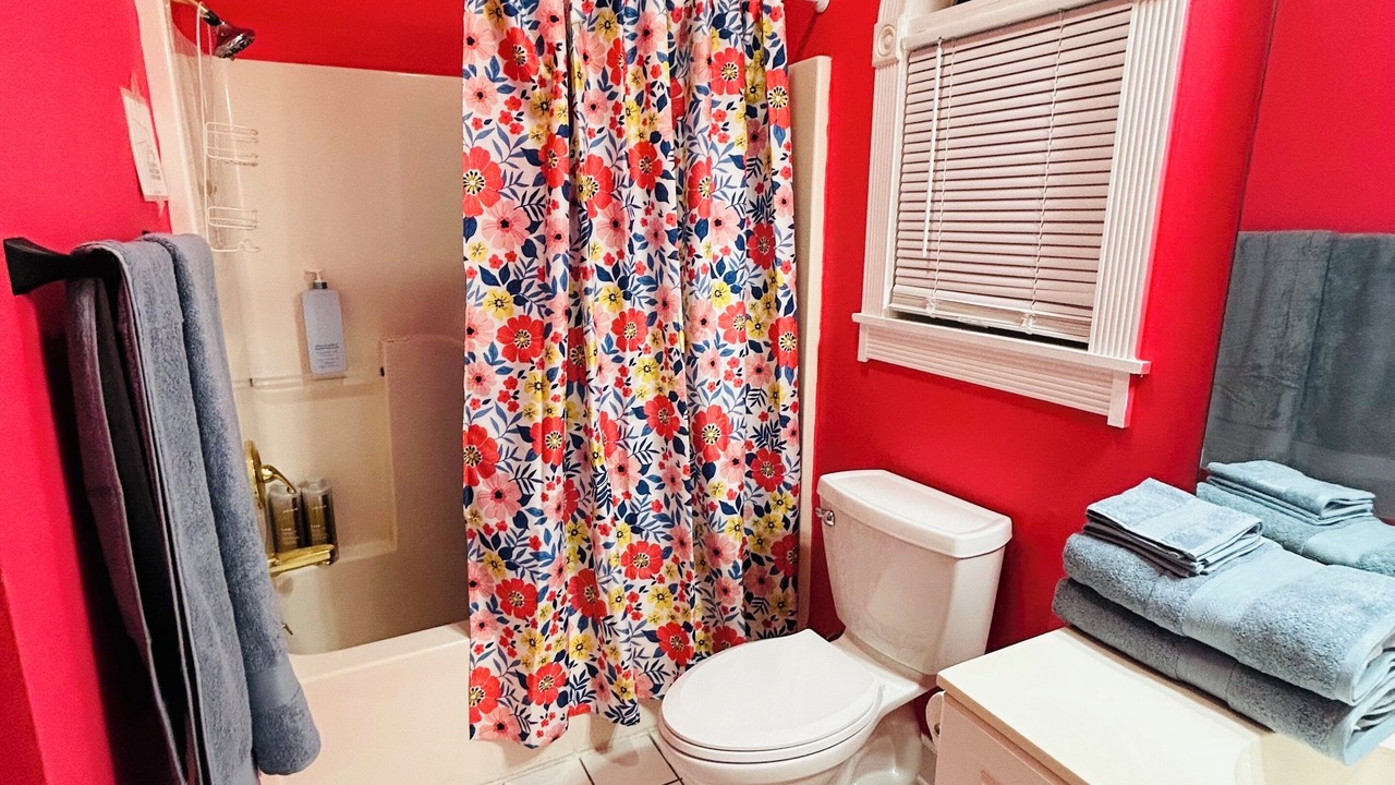 Photo of Bathroom in Arcadian Shores